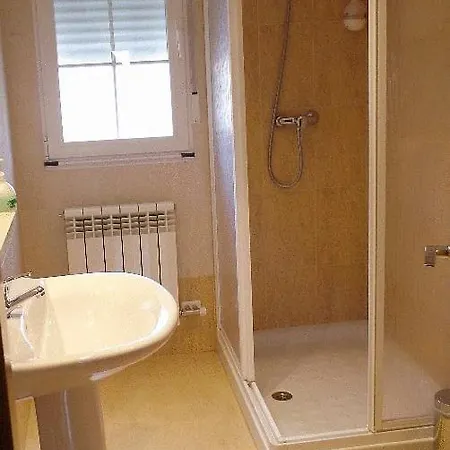 ゲストハウス Cc アランダ・デ・ドゥエロ